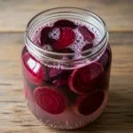 Burokėlių Rauginimas: Tradicijos, Nauda ir Išsamus Gidas Kiekvieniems Namams