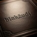 Blakėžudė: Paslaptingoji Šešėlių Karalienė Jūsų Sode ir Namų Vaistinėlėje